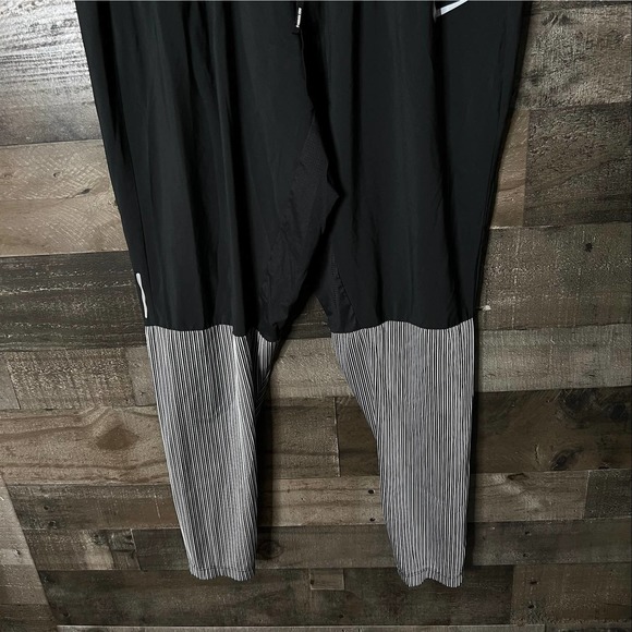 SOLD Nike Men's Phenom Elite Future Fast Hybrid Running Pants 2XL - Picture 4 of 7